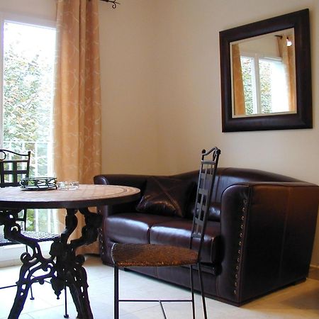 Residence Hoteliere La Marine Combleux Ngoại thất bức ảnh